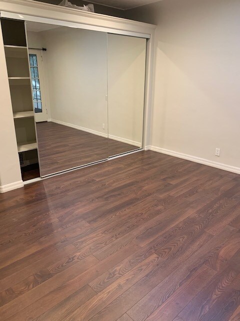 Building Photo - 251 N Almont Dr