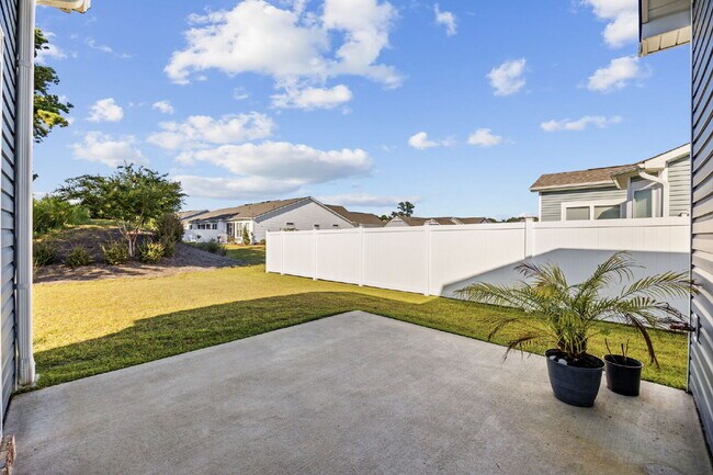 Building Photo - Modern 3 Bedroom 2 Bathroom Myrtle Beach Home