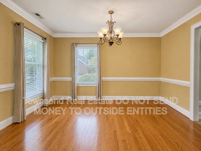 Building Photo - 342 Devane St