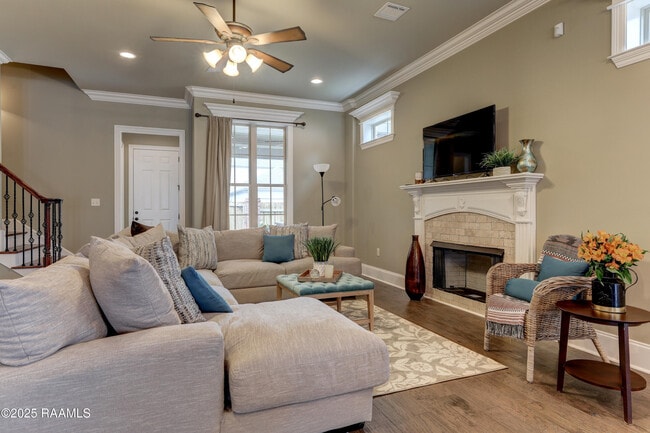 Building Photo - 505 N Montauban Dr