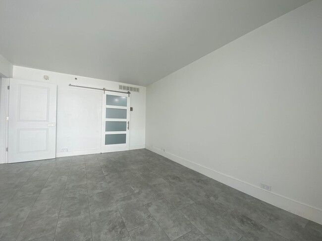 Building Photo - Live in Luxury and Convenience in the Hear...