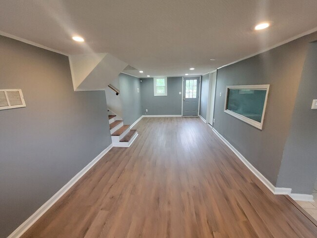 Building Photo - 3513 Wyevale Dr