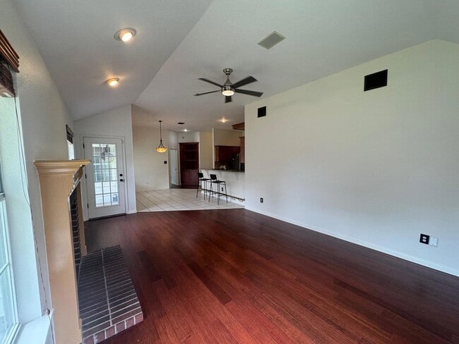 Building Photo - 16101 W Dorman Dr