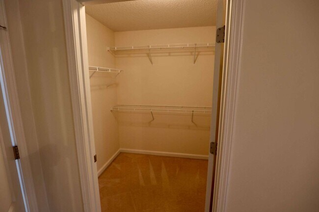 Building Photo - 609 Glade Fern Way