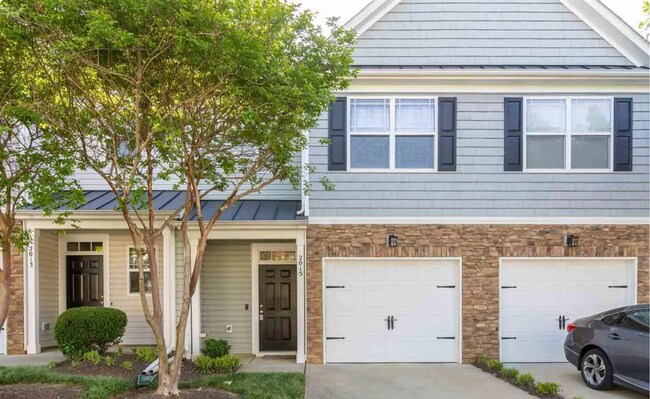 Primary Photo - 2015 Fieldhouse Ave