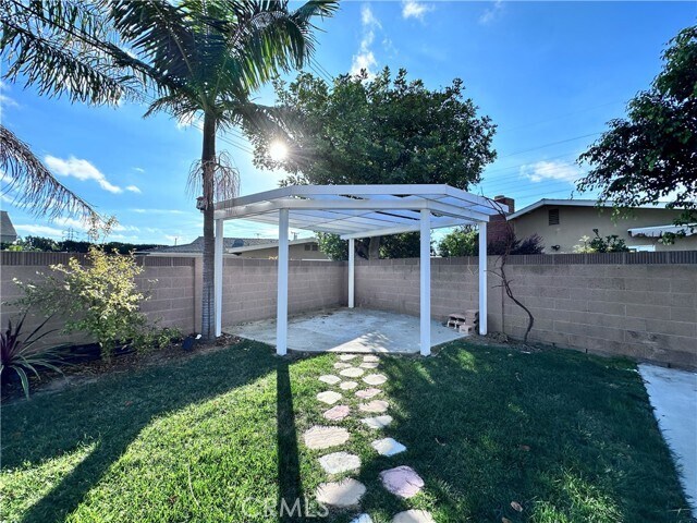 Building Photo - 8682 Camel Cir