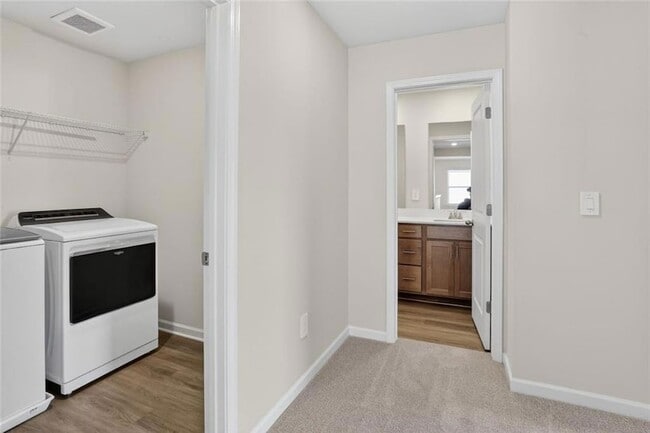 Building Photo - 6929 Winchester Pl