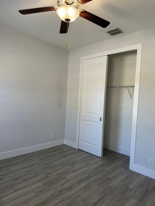 Building Photo - 370 Reigle Ave