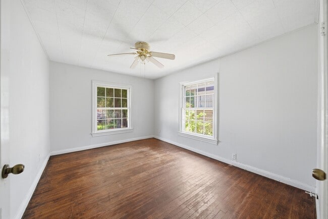 Building Photo - 410 Live Oak St