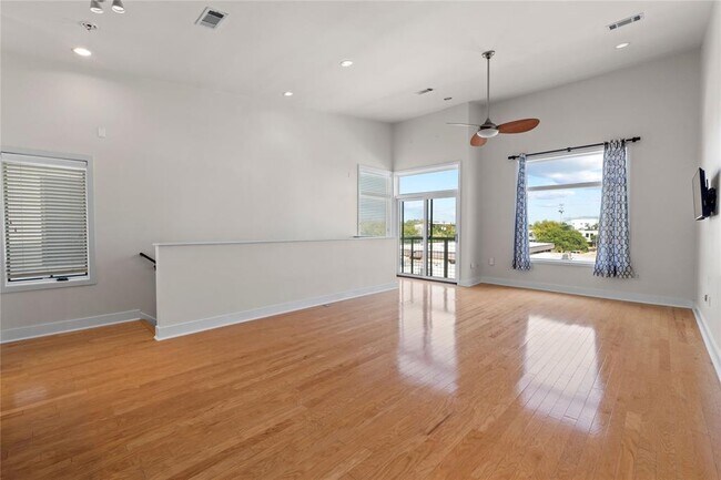Building Photo - 1702 S Lamar Blvd
