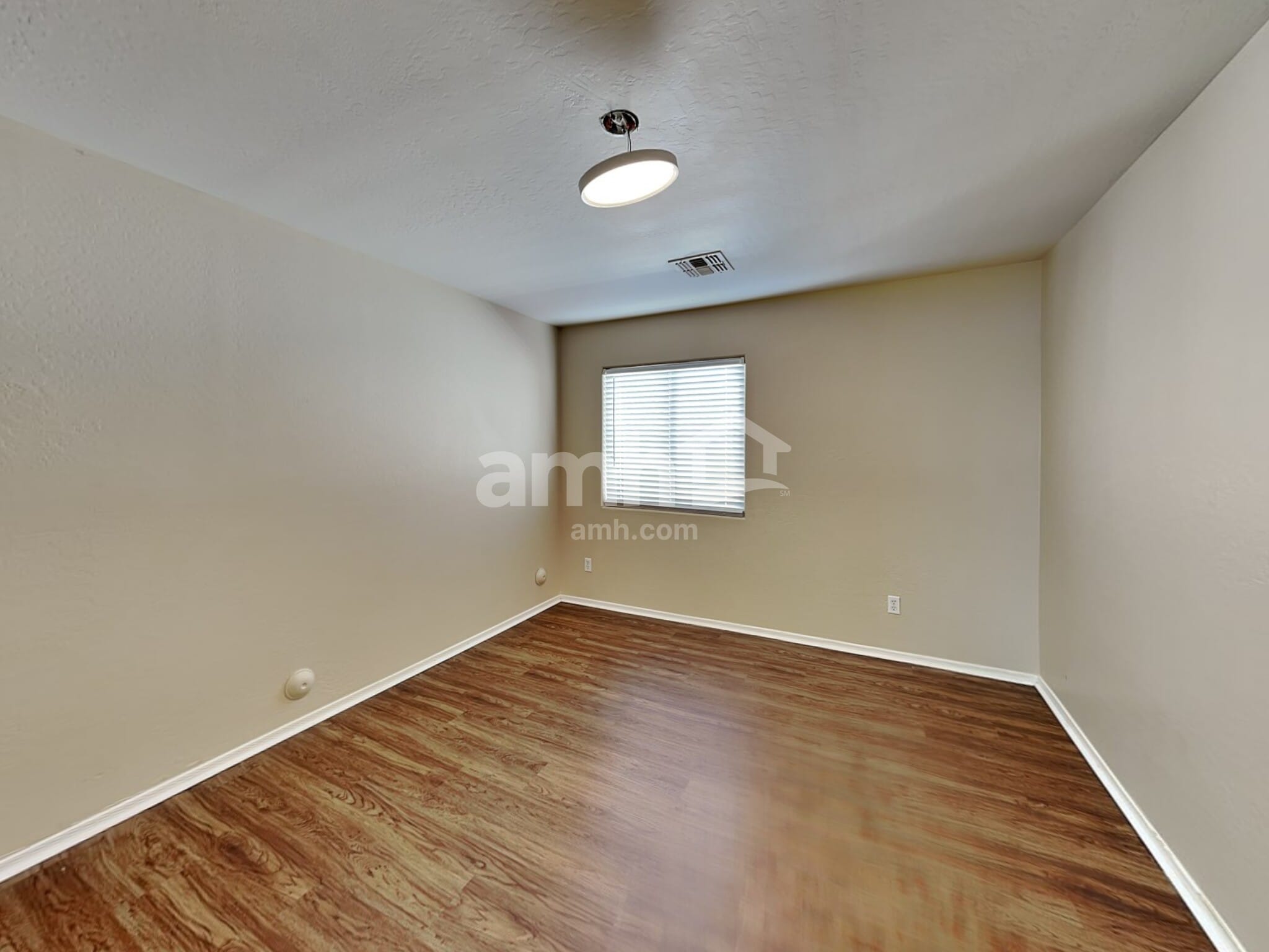 Building Photo - 7347 W St Charles Ave