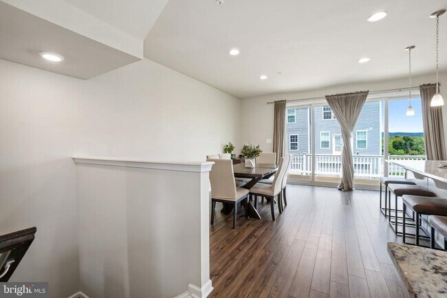 Building Photo - 6052 Krantz Dr