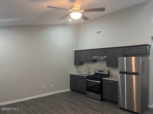 Building Photo - 8761 Lawson -