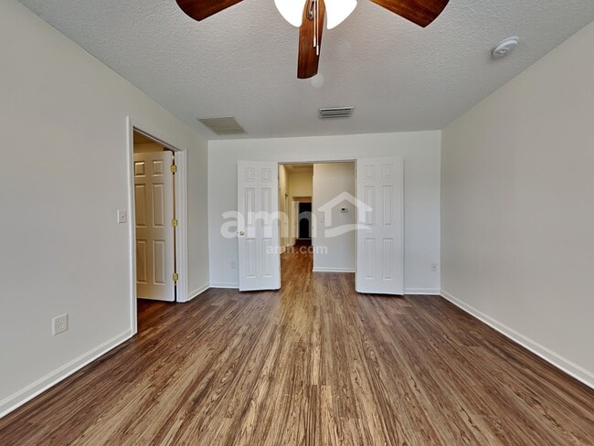 Building Photo - 716 Sid Dr