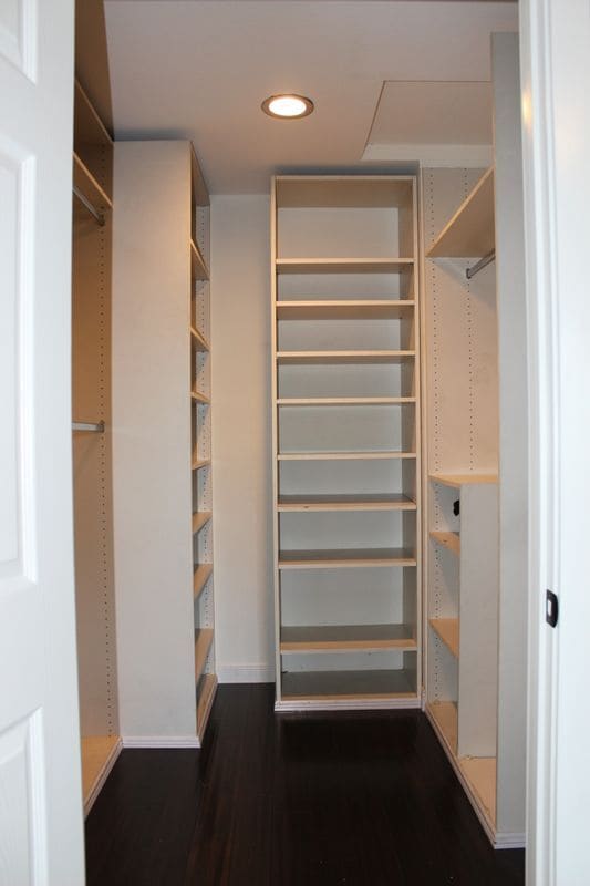 Building Photo - 9165 1/2 Noble Avenue