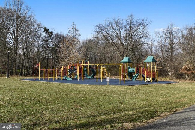 Building Photo - 15603 Dorset Rd