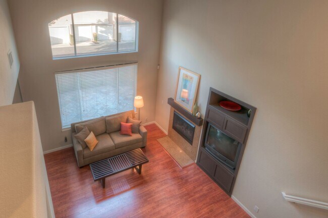 Building Photo - A must see beautiful 3 bedrooms 2.5 bathrooms single family home