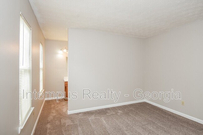 Building Photo - 3459 Lee Ct