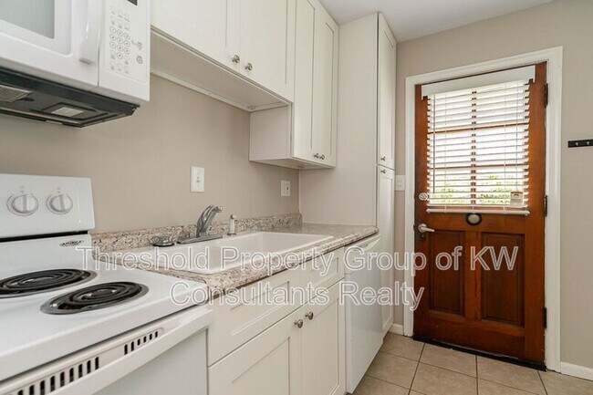 Building Photo - 872-874 Copeland Road