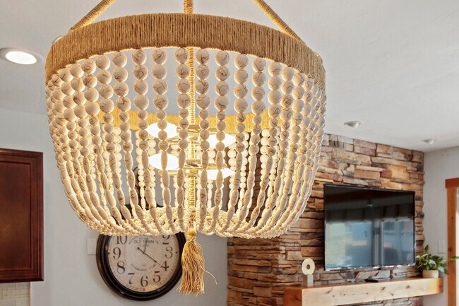 Building Photo - 421 S Main St