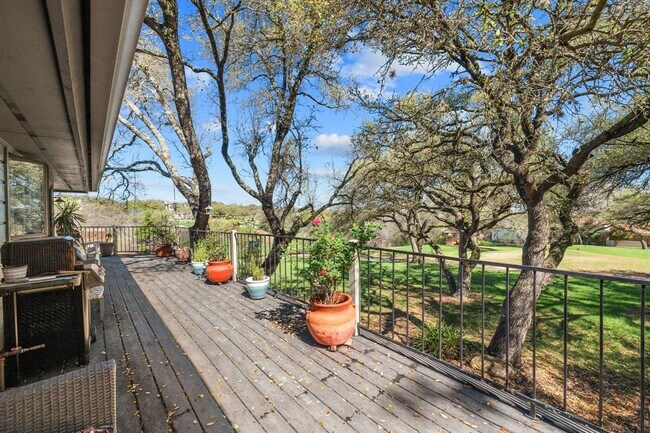 Building Photo - 604 Rolling Green Dr