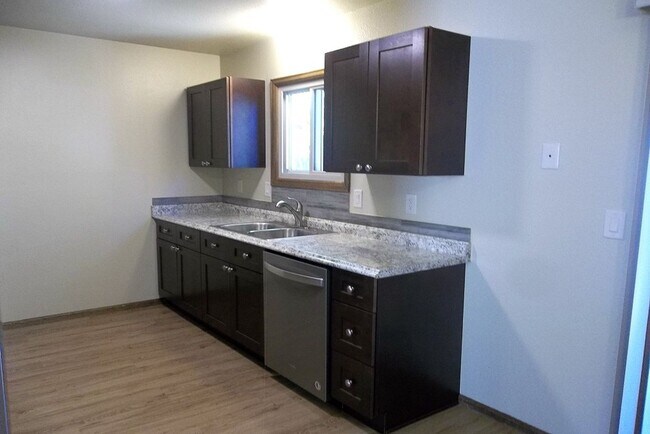 Building Photo - Classic Fort Collins Home Available This August