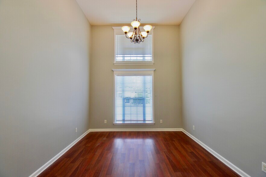 Building Photo - 60 Palmetto Pines Cir