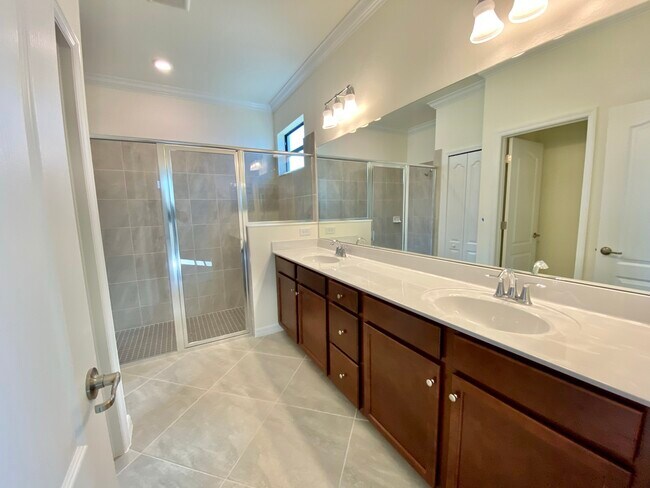 Building Photo - 14561 Monrovia Ln