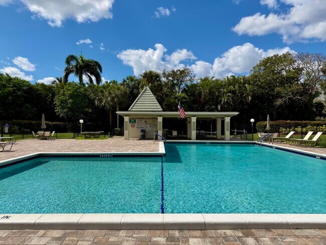 Building Photo - 1101 Bahama Bend