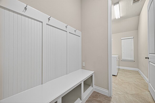 Building Photo - 28015 Castle Park Ln