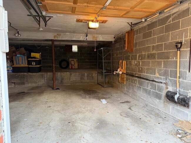 Building Photo - 7012 Cottage Ave