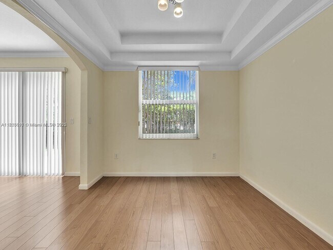 Building Photo - 858 NW 170th Terrace