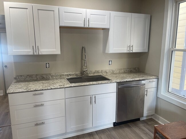Primary Photo - Large renovated house