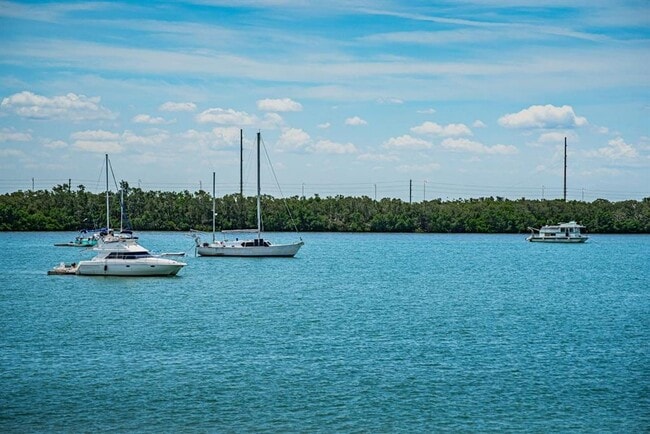 Building Photo - 6291 Bahia Del Mar Cir N