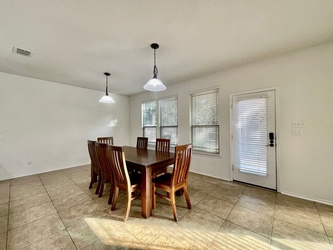 Building Photo - Spacious 4 Bedroom Home with Multiple Living Areas