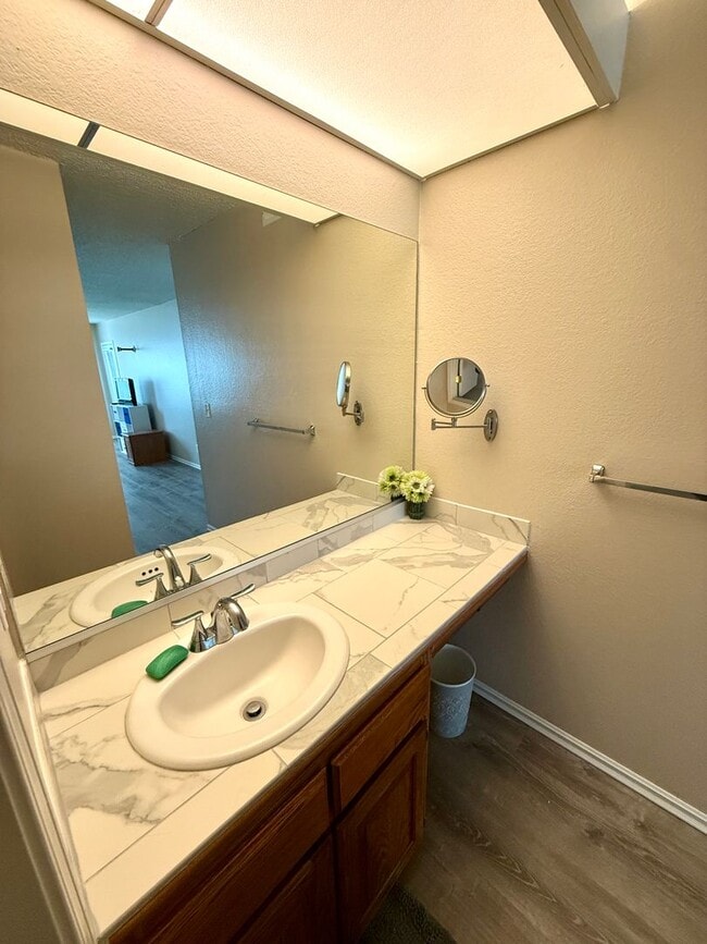 Building Photo - Beautiful Furnished 2 Bed / 2 Bath Condo in Laguna Nueva – Colorado River Living! 1-3 Month Term