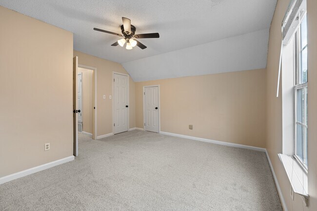 Building Photo - 6787 Chase Cove