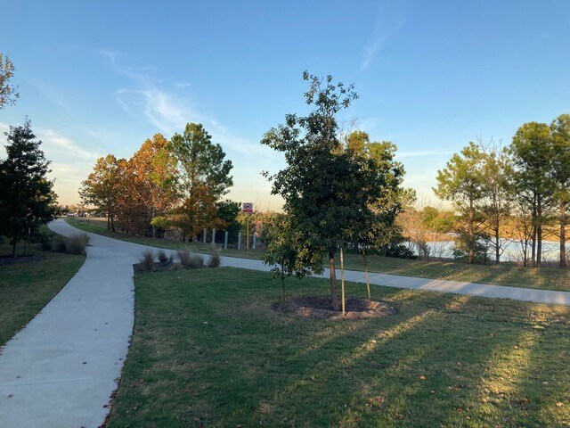 Building Photo - 7219 Shady Arbor Ln