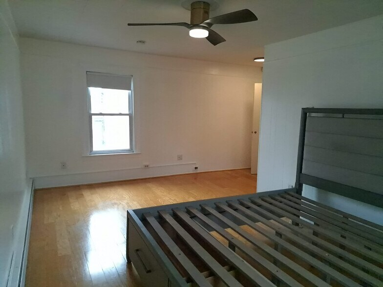 Building Photo - 651 Quinnipiac Ave