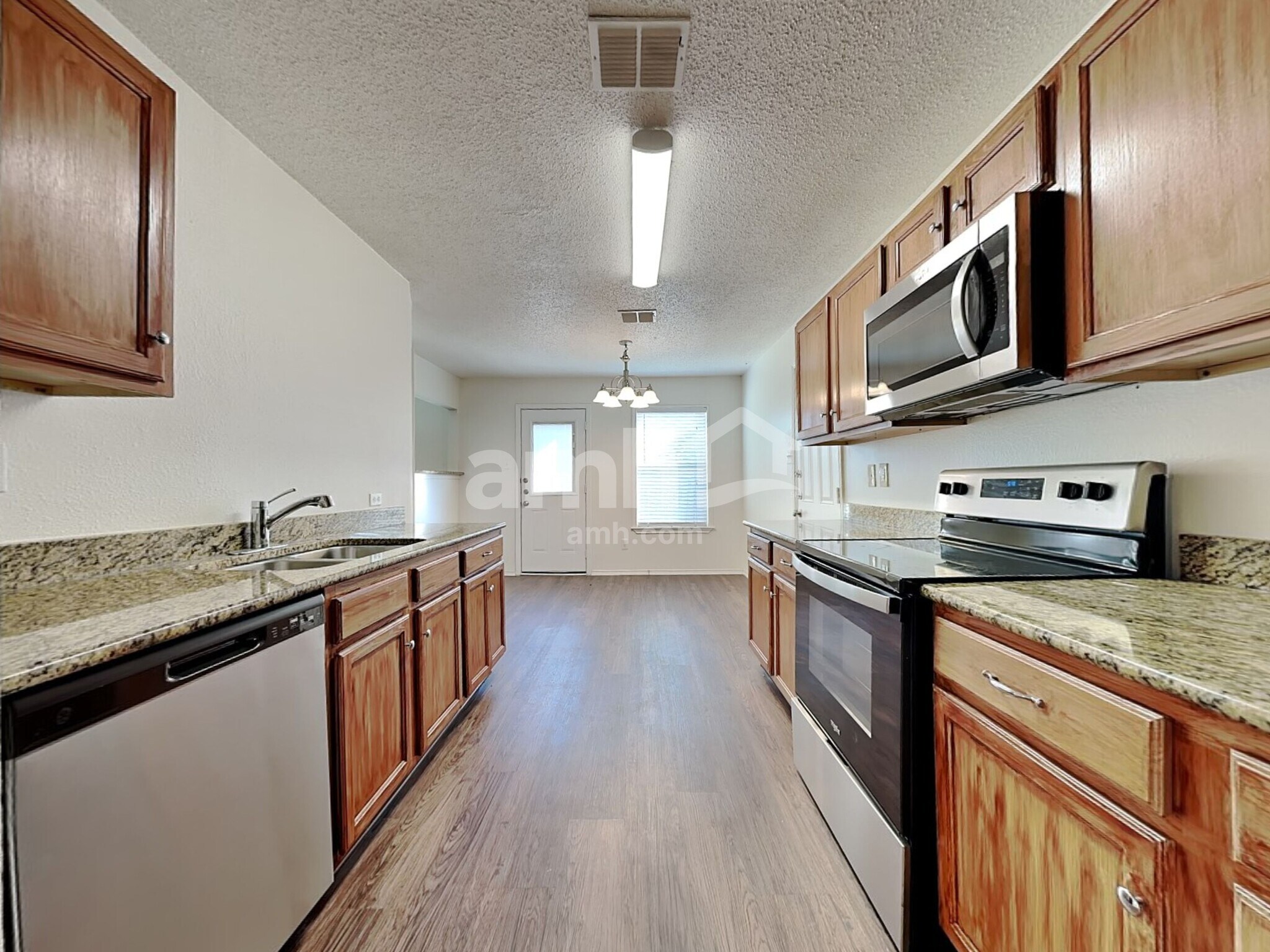 Building Photo - 1699 Wildrose Dr