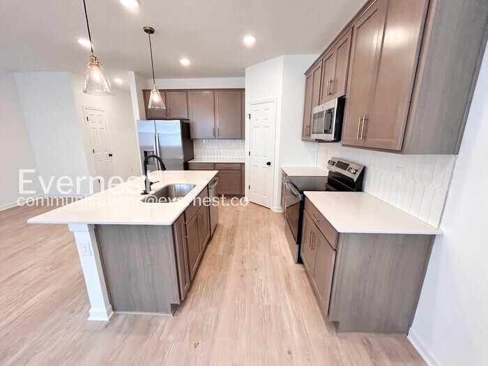 Building Photo - 2900 Suzanne Landon Dr