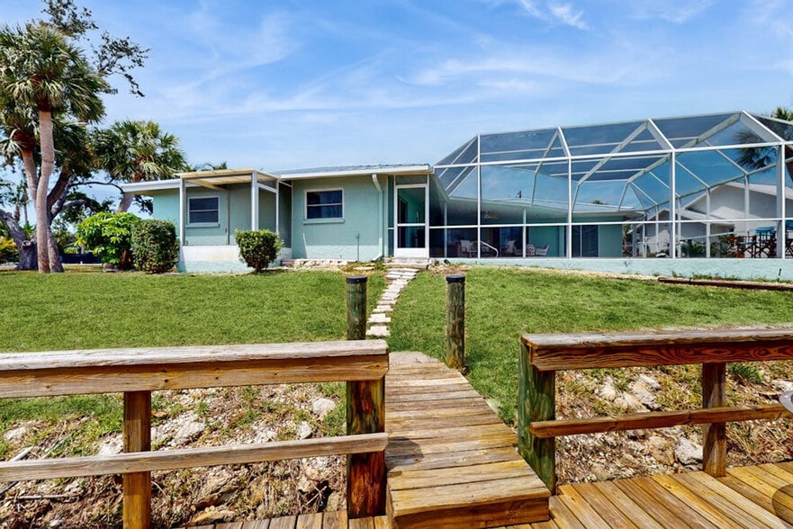 Building Photo - 111 Tina Island Dr