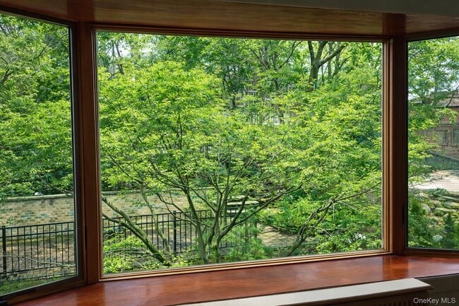 Building Photo - 45-44 Browvale Ln