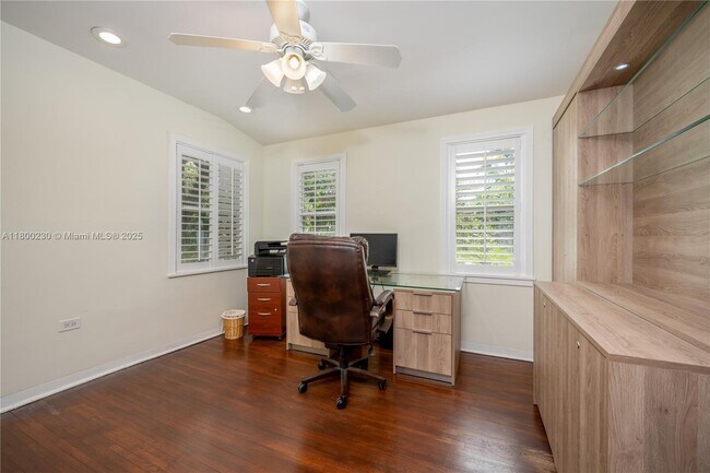 Building Photo - 2855 SW 17th Ave