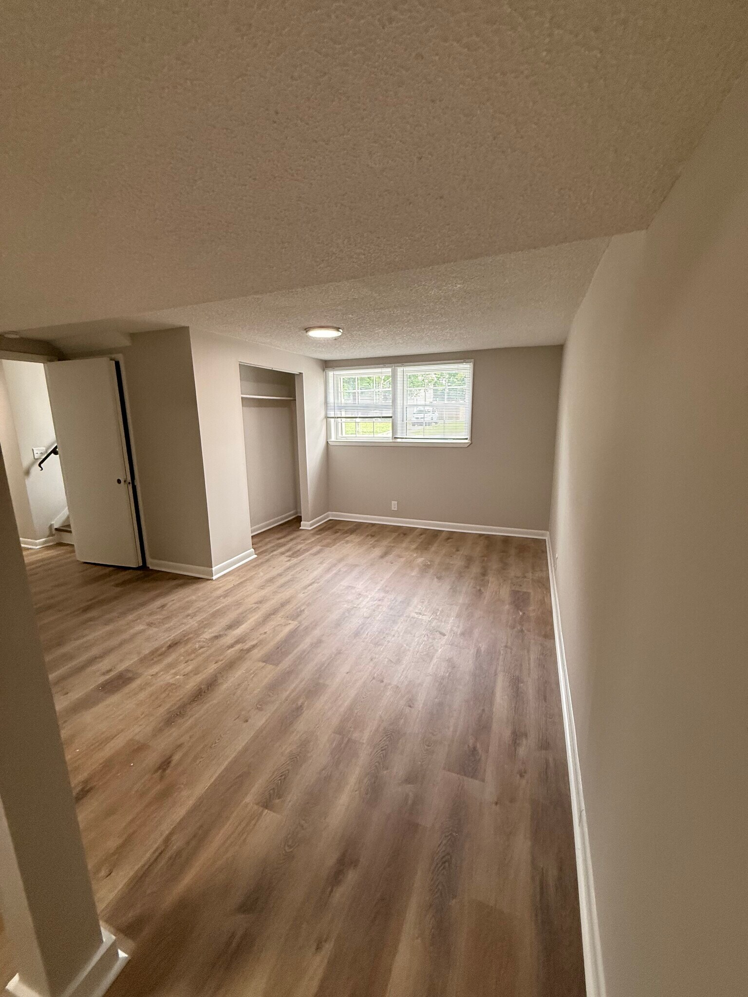 Building Photo - 4923 Barella Dr