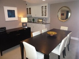 Building Photo - 6 Post Oak Ln