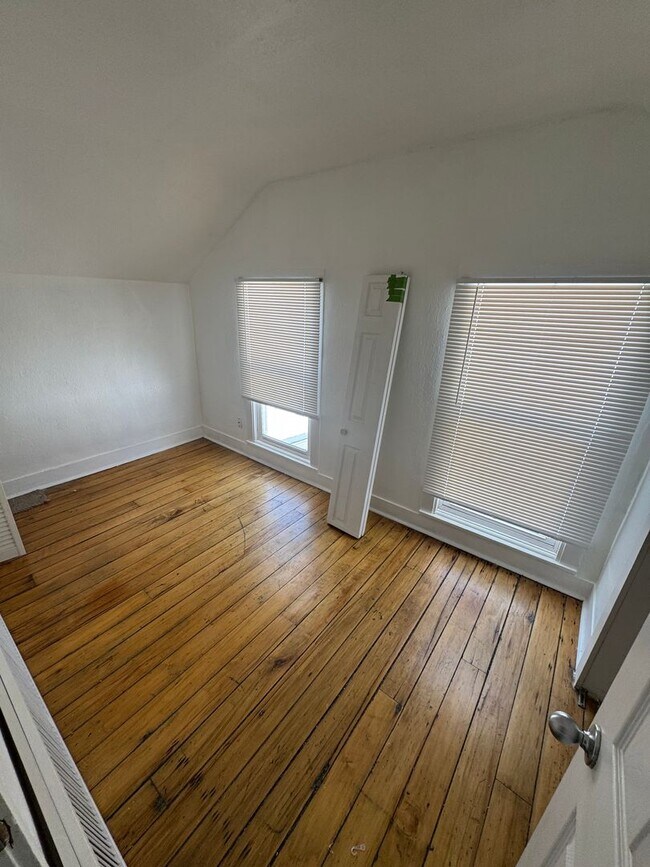 Building Photo - 1115 N Capitol Ave