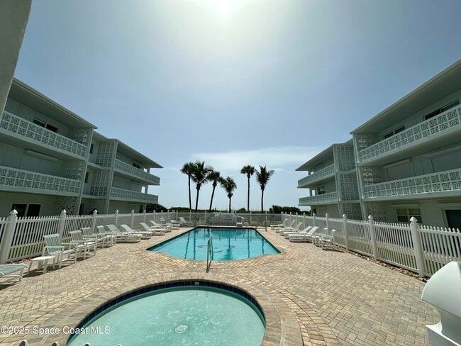 Building Photo - 4800 Ocean Beach Blvd