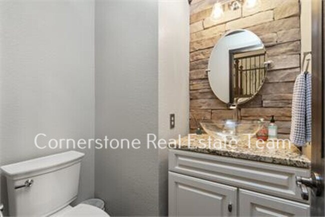 Building Photo - 355 Paisley Dr
