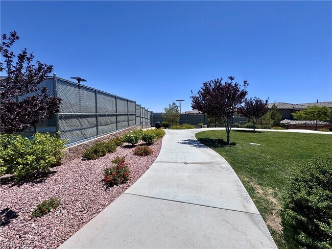 Building Photo - 8856 Flora Run Ave